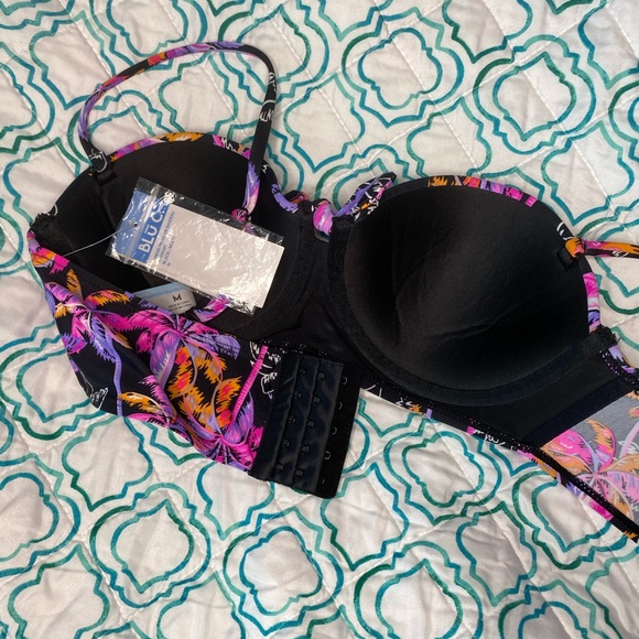 Adorable NWT bikini top size medium - Picture 7 of 7